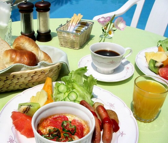 Imagen del bar/restaurante del Hotel La Tipasa. Foto 17