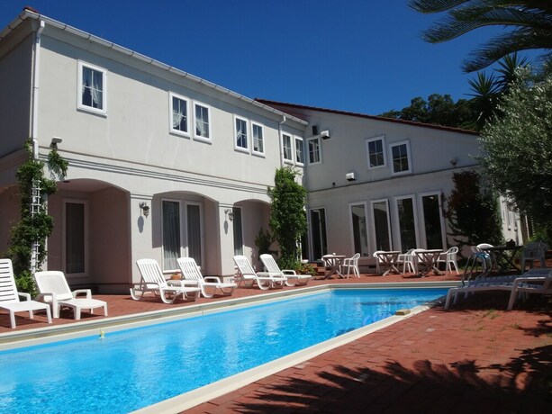 Imagen de la piscina del Hotel La Tipasa. Foto 32