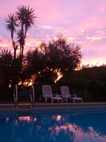 Imagen de la piscina del Hotel La Tipasa. Foto 35