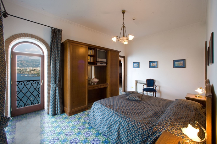 Imagen de la habitación del Hotel La Tonnarella. Foto 4