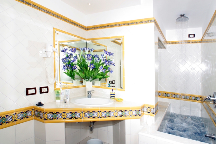 Imagen de la habitación del Hotel La Tonnarella. Foto 5