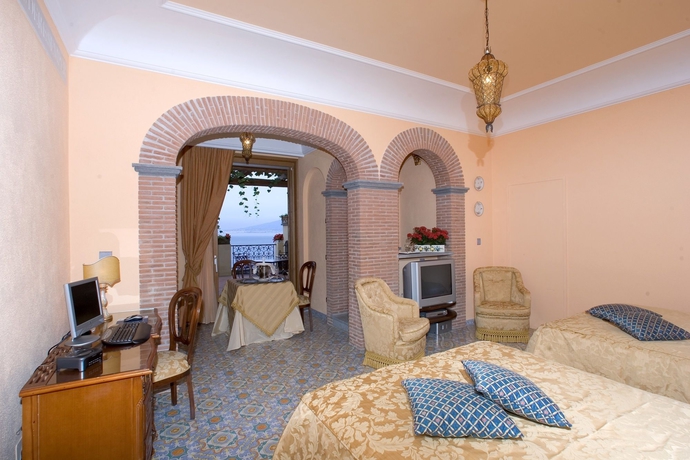 Imagen de la habitación del Hotel La Tonnarella. Foto 8