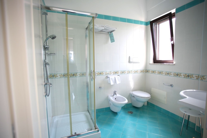 Imagen de la habitación del Hotel La Torre, Palinuro. Foto 7