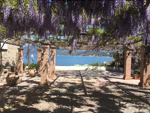 Imagen de los exteriores del Hotel La Torre, Palinuro. Foto 14