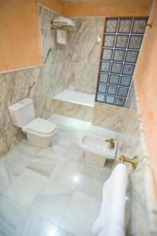 Imagen de la habitación del Hotel La Torre, Valdevaqueros. Foto 4