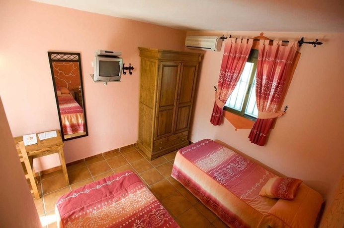 Imagen de los exteriores del Hotel La Torre, Valdevaqueros. Foto 11