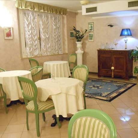 Imagen del bar/restaurante del Hotel La Torre, Viserba. Foto 3