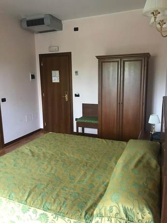 Imagen de la habitación del Hotel La Torretta, Castel San Pietro Terme. Foto 5