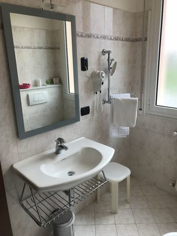 Imagen de la habitación del Hotel La Torretta, Castel San Pietro Terme. Foto 11