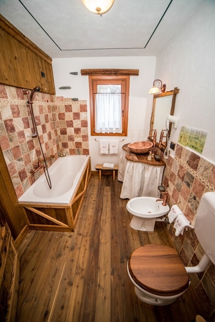 Imagen de la habitación del Hotel La Torretta, Challand-Saint-Anselme. Foto 5