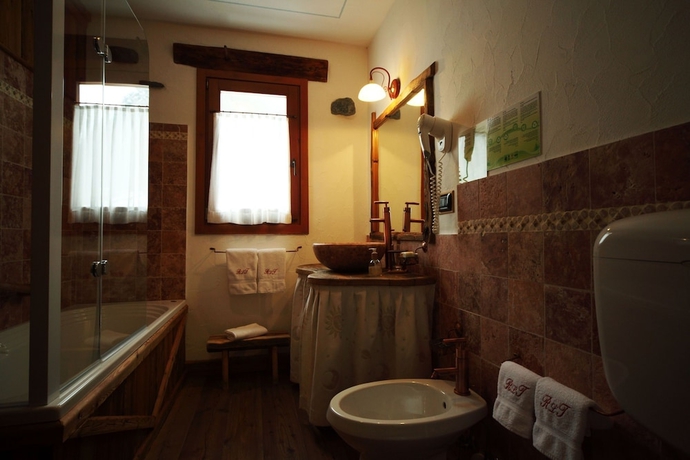 Imagen de la habitación del Hotel La Torretta, Challand-Saint-Anselme. Foto 11