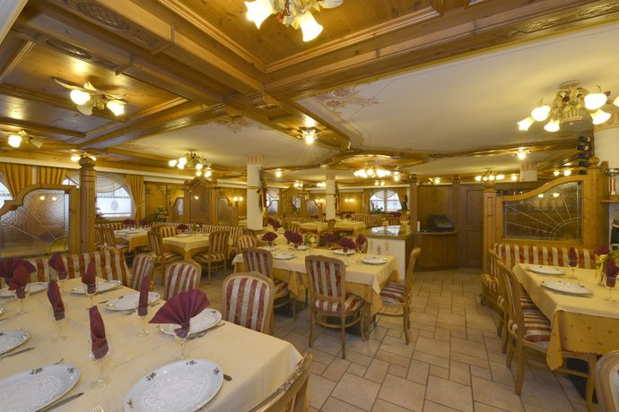 Imagen del bar/restaurante del Hotel La Torretta, Passo Tonale. Foto 4