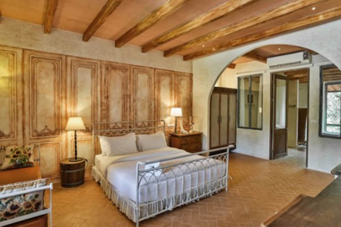 Imagen de la habitación del Hotel La Toscana Resort. Foto 6