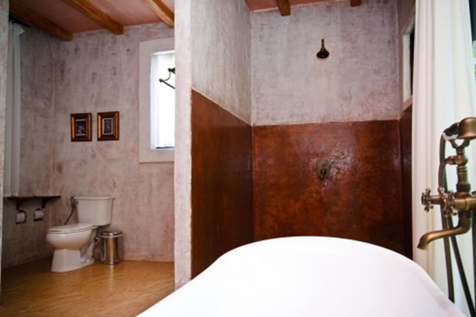 Imagen de la habitación del Hotel La Toscana Resort. Foto 17