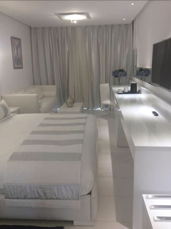 Imagen de la habitación del Hotel La Tour Blanche. Foto 6