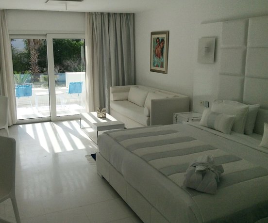 Imagen de la habitación del Hotel La Tour Blanche. Foto 13