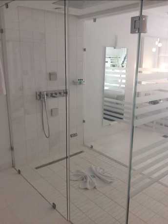 Imagen de la habitación del Hotel La Tour Blanche. Foto 14