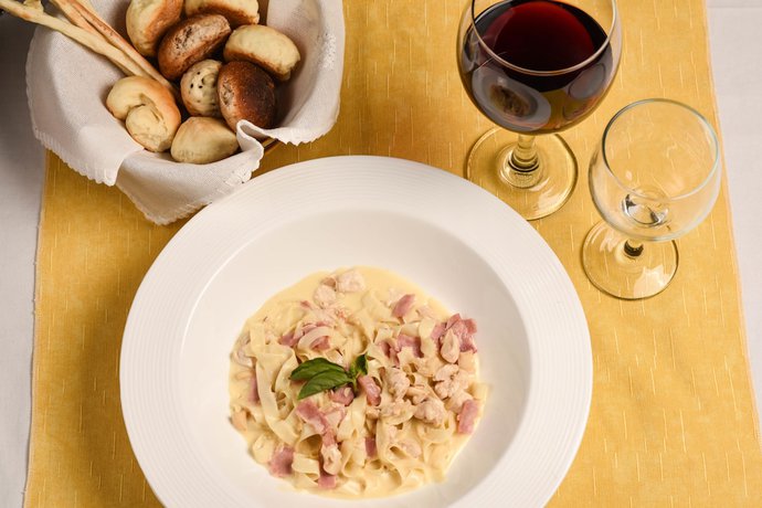 Imagen del bar/restaurante del Hotel La Tour Boutique. Foto 4