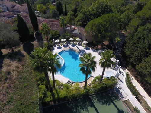 Imagen de la piscina del Hotel La Tour Carrée - Grasse Sud. Foto 10