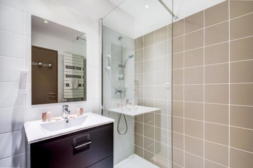 Imagen de la habitación del Hotel La Tour Carrée - Grasse Sud. Foto 4