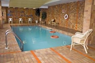 Imagen de la piscina del Hotel La Tour Centre Ville. Foto 5