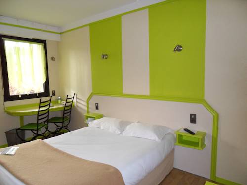 Imagen de la habitación del Hotel La Tour Des Anglais. Foto 4