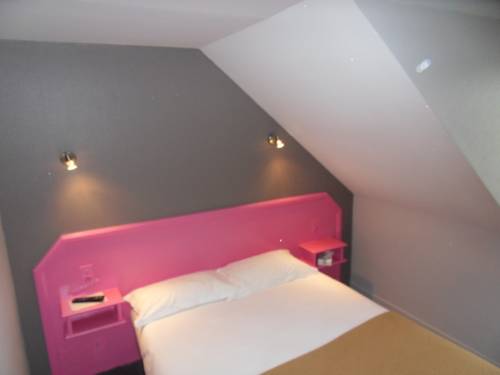 Imagen de la habitación del Hotel La Tour Des Anglais. Foto 6