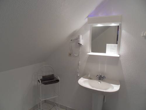 Imagen de la habitación del Hotel La Tour Des Anglais. Foto 15