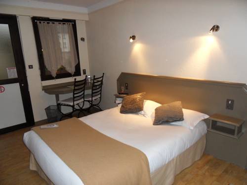 Imagen de la habitación del Hotel La Tour Des Anglais. Foto 16