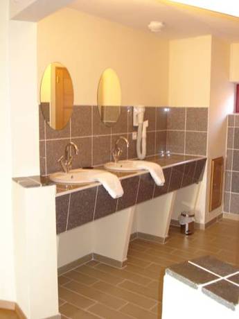 Imagen de la habitación del Hotel La Tour Des Lys. Foto 5