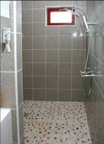 Imagen de la habitación del Hotel La Tour Des Lys. Foto 16