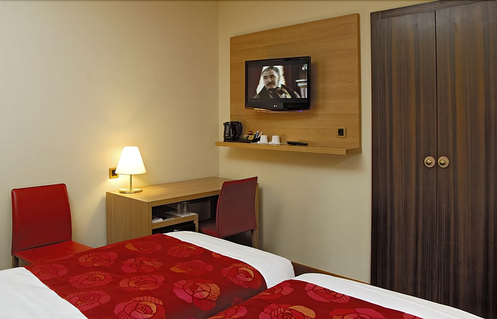 Imagen de la habitación del Hotel La Tour Maje. Foto 7