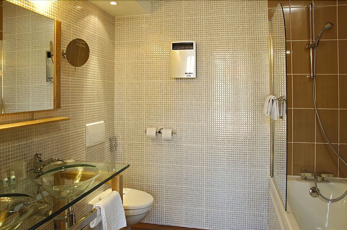 Imagen de la habitación del Hotel La Tour Maje. Foto 15