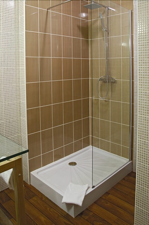 Imagen de la habitación del Hotel La Tour Maje. Foto 16