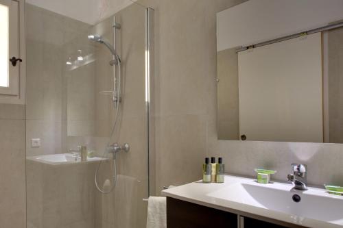 Imagen de la habitación del Hotel La Tramontane. Foto 6