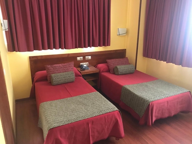 Imagen de la habitación del Hotel La Trébede. Foto 15