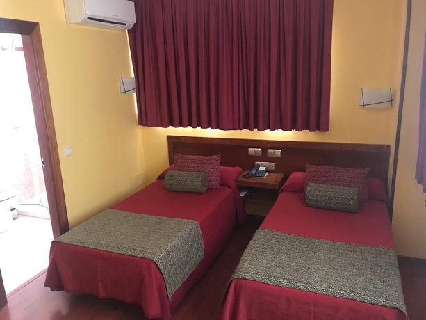 Imagen de la habitación del Hotel La Trébede. Foto 16