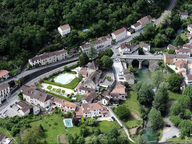 Imagen de los exteriores del Hotel La Truite Doree. Foto 9