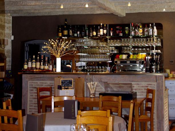 Imagen del bar/restaurante del Hotel La Truite Doree. Foto 2