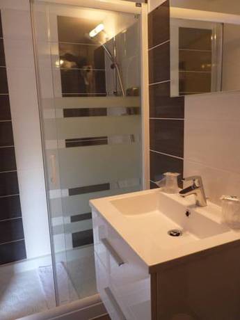 Imagen de la habitación del Hotel La Tuili&egrave;re. Foto 15