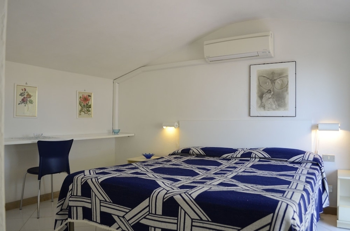 Imagen de la habitación del Hotel La Turistica. Foto 4