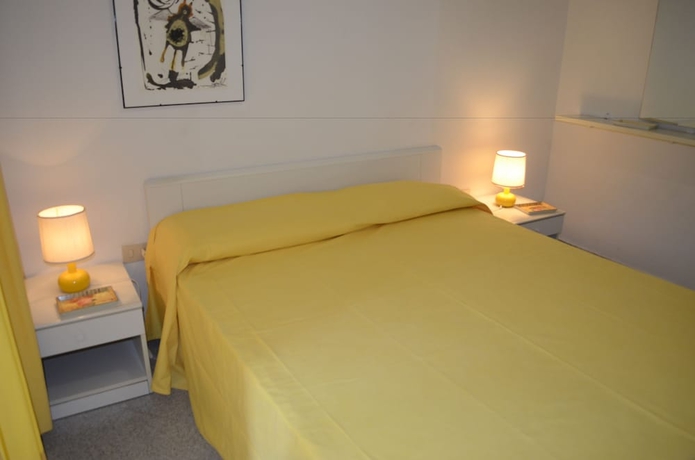 Imagen de la habitación del Hotel La Turistica. Foto 5