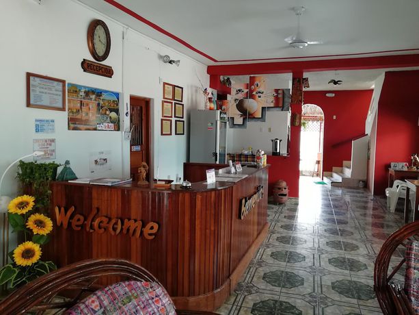 Imagen de los interiores del Hotel La Union, Flores. Foto 19