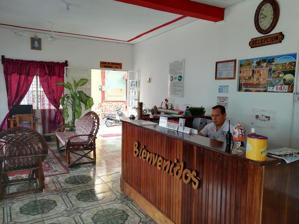 Imagen de los interiores del Hotel La Union, Flores. Foto 20