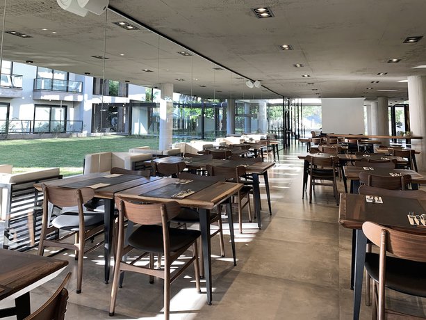 Imagen del bar/restaurante del Hotel La Urumpta by AKEN Mind. Foto 2