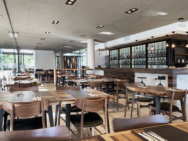 Imagen del bar/restaurante del Hotel La Urumpta by AKEN Mind. Foto 3