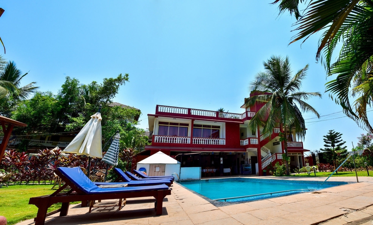 Imagen de la piscina del Hotel La Vaiencia. Foto 13