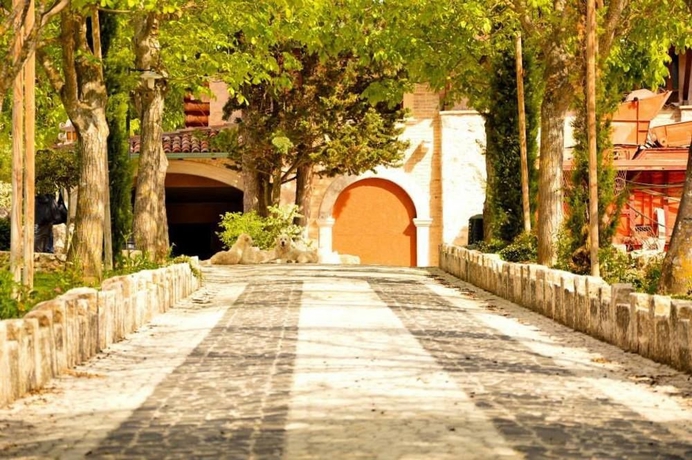 Imagen de los exteriores del Hotel La Valle Dell'aquila. Foto 10