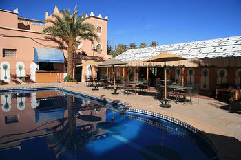 Imagen de la piscina del Hotel La Vall&eacute;e. Foto 13