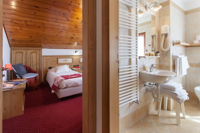 Imagen de la habitación del Hotel La Vallee Blanche, Courmayeur. Foto 3